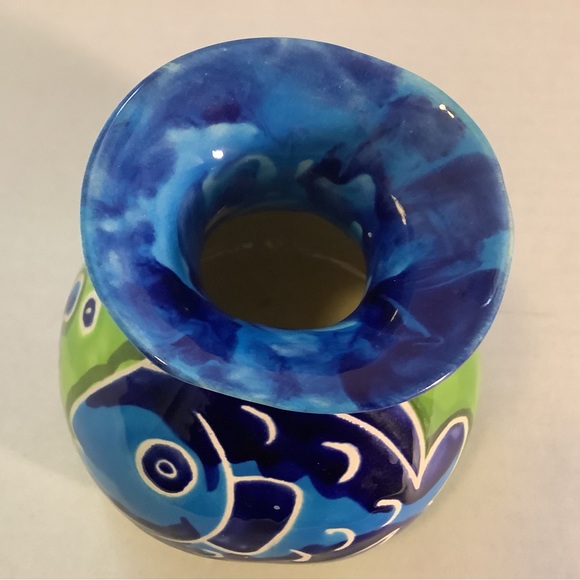 Vintage Jamaica Hand Painted Vase Etched Fish Glossy Blue Green and White 5 1/4” - Picture 10 of 16